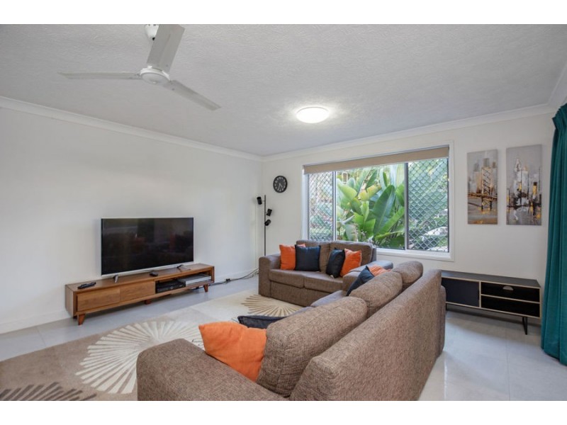 1/14-16 Jubilee Avenue, Broadbeach QLD 4218