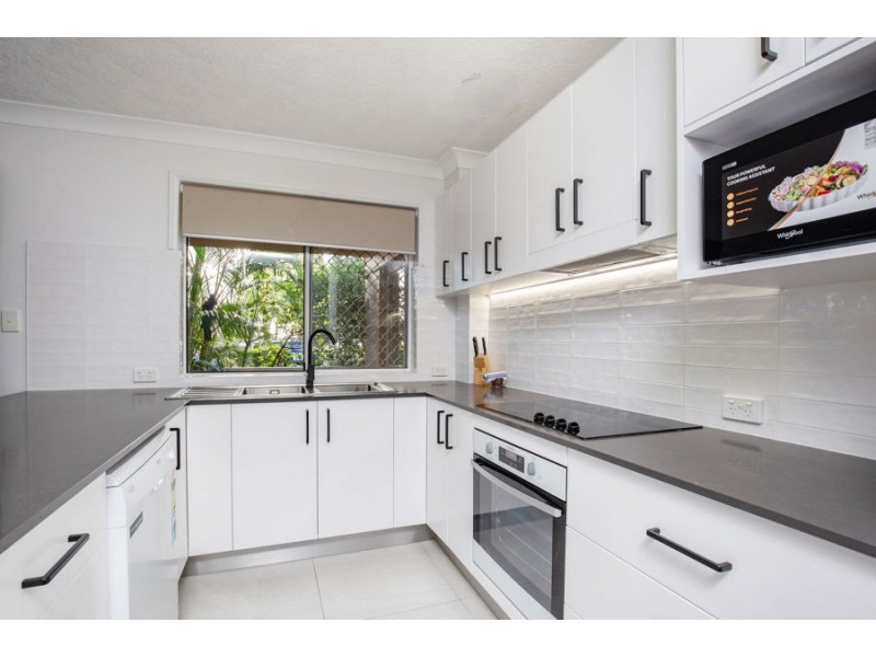 1/14-16 Jubilee Avenue, Broadbeach QLD 4218