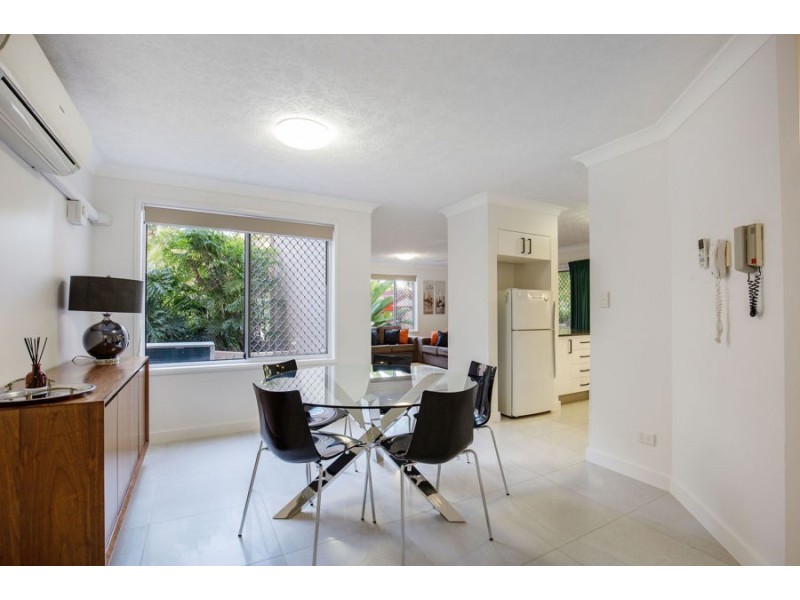 1/14-16 Jubilee Avenue, Broadbeach QLD 4218