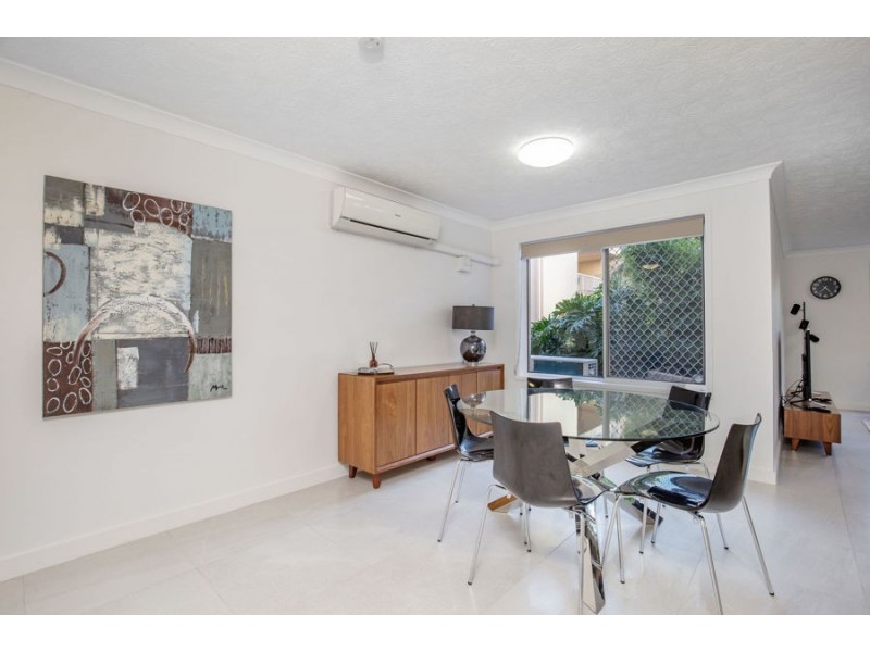 1/14-16 Jubilee Avenue, Broadbeach QLD 4218