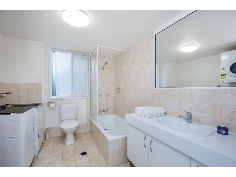 1/14-16 Jubilee Avenue, Broadbeach QLD 4218