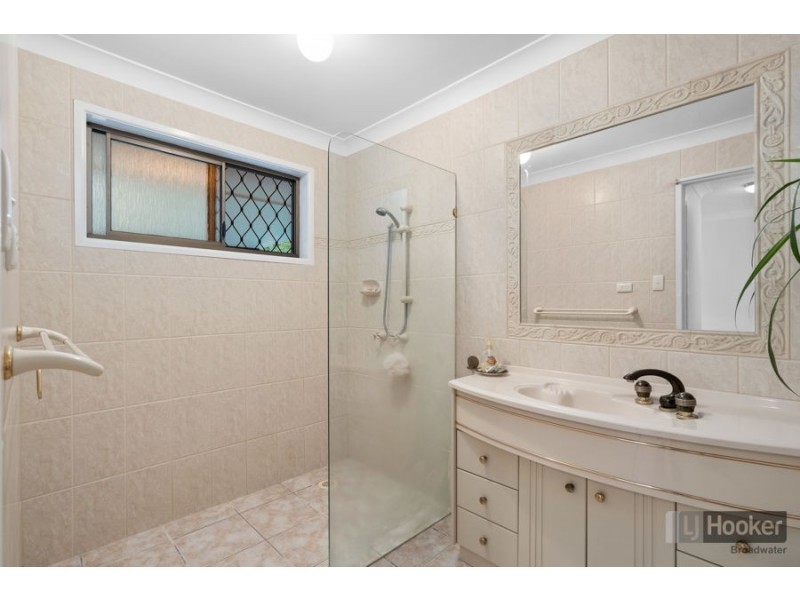 72 Bayview Street, Runaway Bay QLD 4216