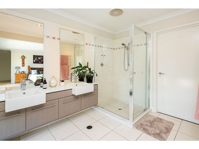 33 East Quay Drive, Biggera Waters QLD 4216