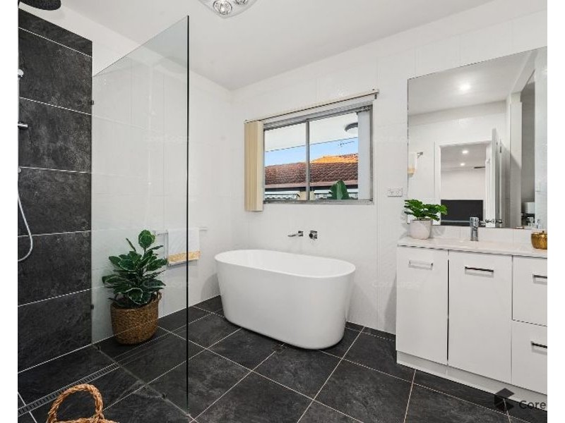 58 Hollywell Road, Biggera Waters QLD 4216