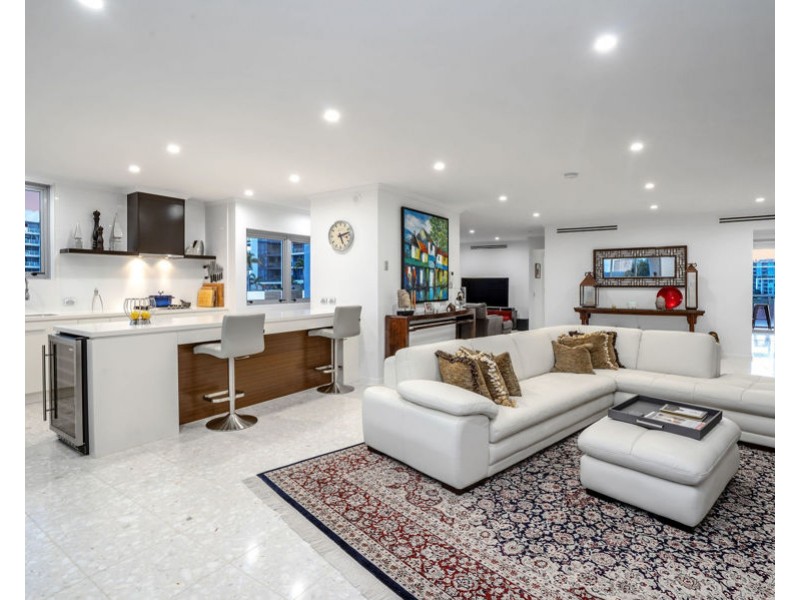 9 120 Surf Parade, Broadbeach QLD 4218