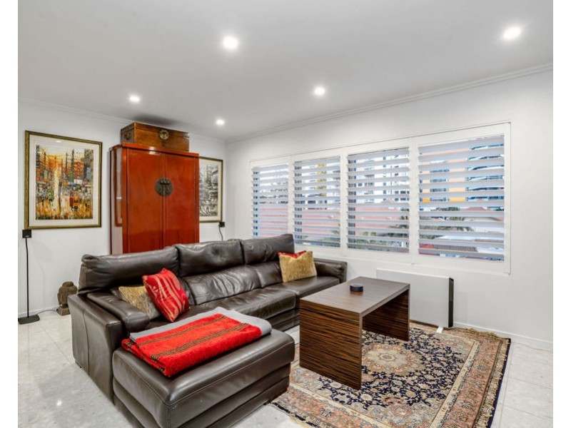 9 120 Surf Parade, Broadbeach QLD 4218