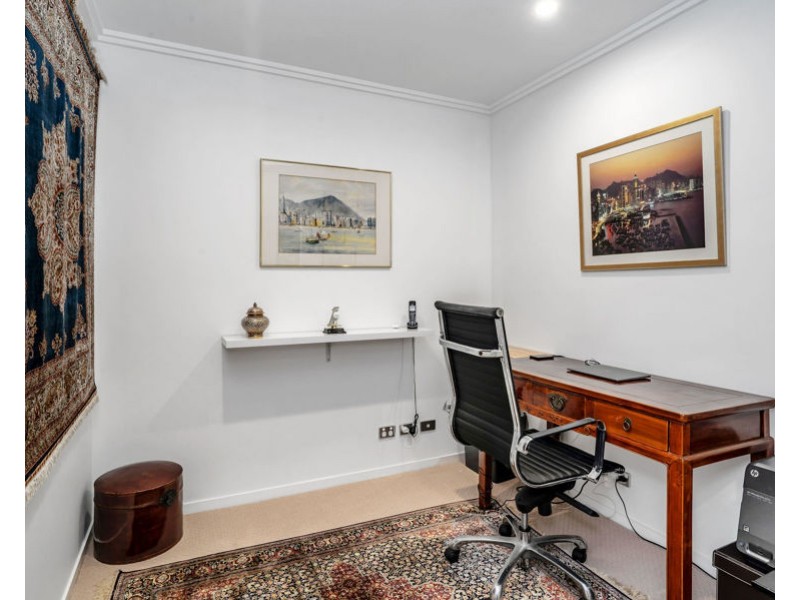 9 120 Surf Parade, Broadbeach QLD 4218