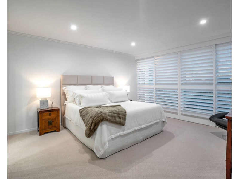 9 120 Surf Parade, Broadbeach QLD 4218