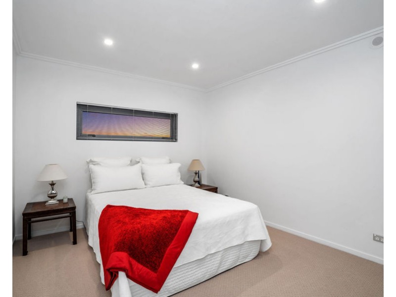 9 120 Surf Parade, Broadbeach QLD 4218