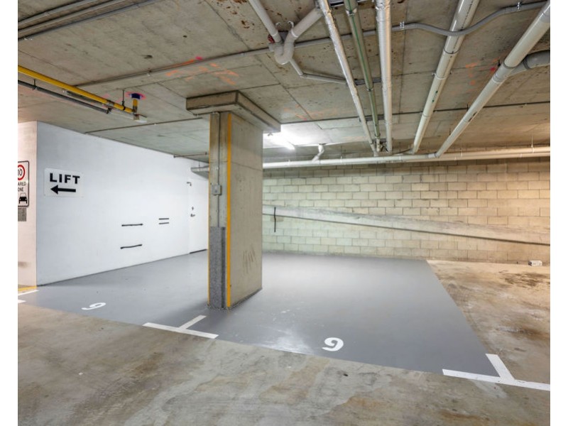 9 120 Surf Parade, Broadbeach QLD 4218