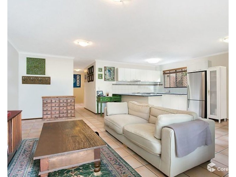 2/33 Chelsea Avenue, Broadbeach QLD 4218