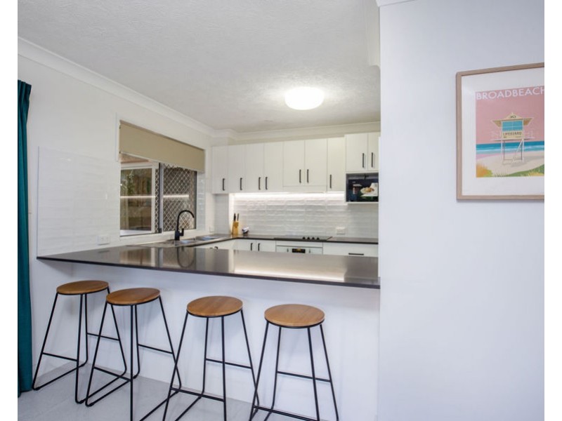 16 Jubilee Avenue Broadbeach, Broadbeach QLD 4218