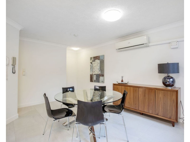 16 Jubilee Avenue Broadbeach, Broadbeach QLD 4218