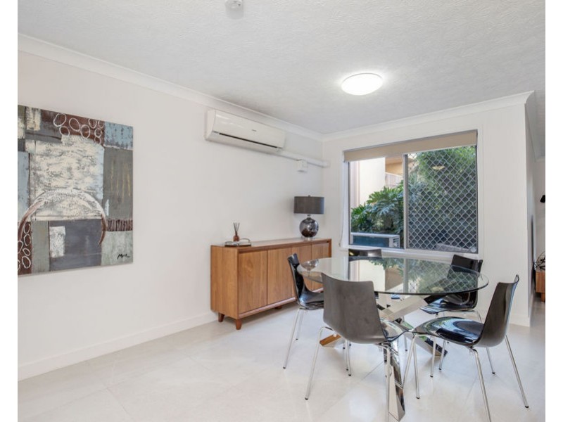16 Jubilee Avenue Broadbeach, Broadbeach QLD 4218