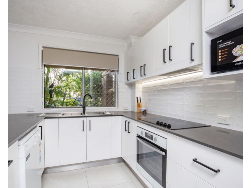 16 Jubilee Avenue Broadbeach, Broadbeach QLD 4218