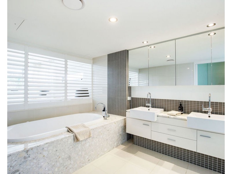 23/120 Surf Parade, Broadbeach QLD 4218