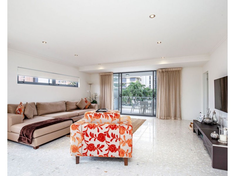 23/120 Surf Parade, Broadbeach QLD 4218