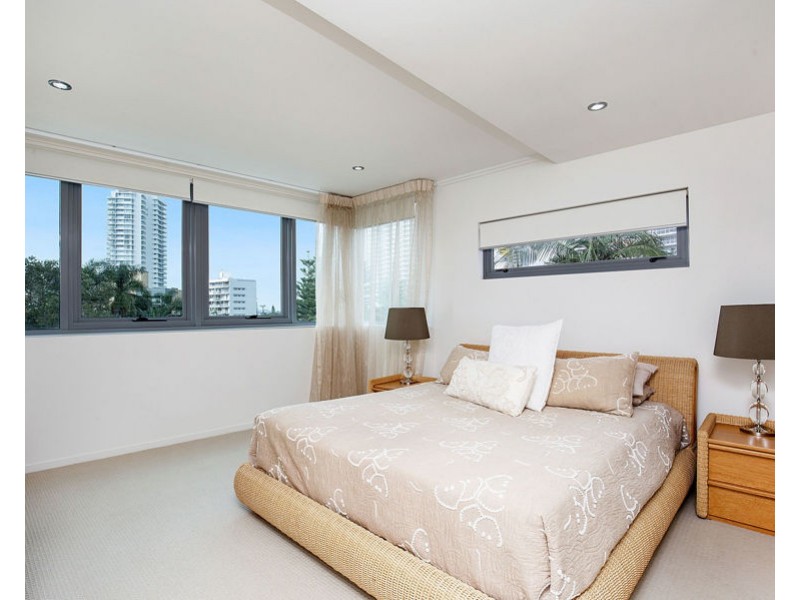 23/120 Surf Parade, Broadbeach QLD 4218