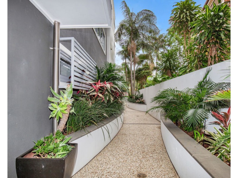 23/120 Surf Parade, Broadbeach QLD 4218