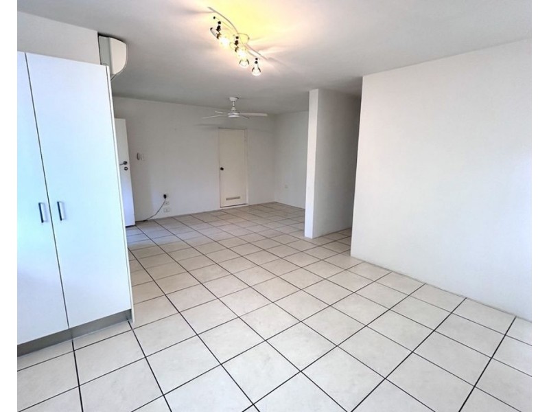 2/18 Sunrise Boulevard, Surfers Paradise QLD 4217