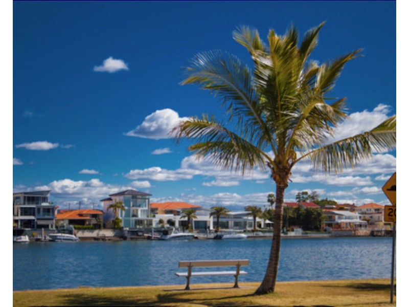 3/18 Sunrise Boulevard, Broadbeach Waters QLD 4218