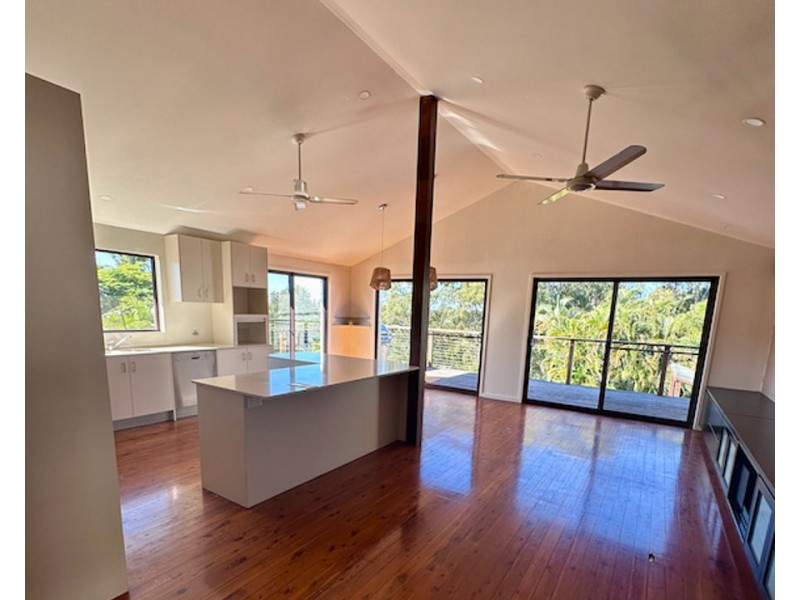 7 Harneil Place, Carrara QLD 4211