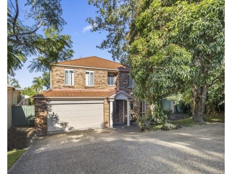 467 Pineridge Road, Runaway Bay QLD 4216