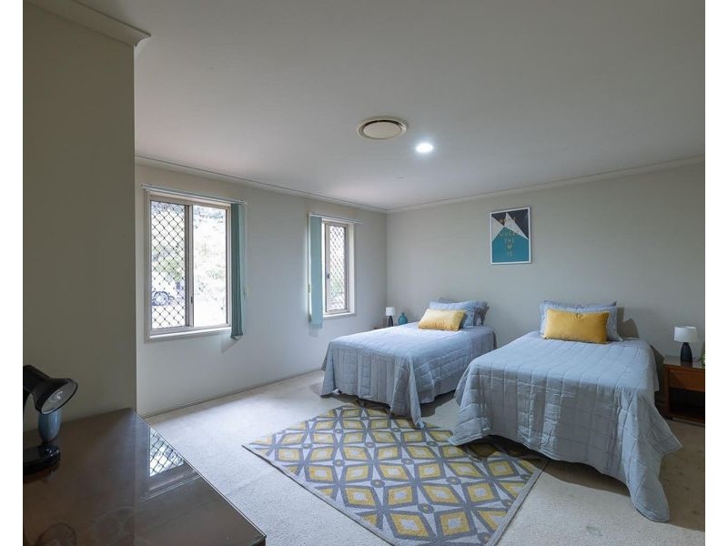 467 Pineridge Road, Runaway Bay QLD 4216