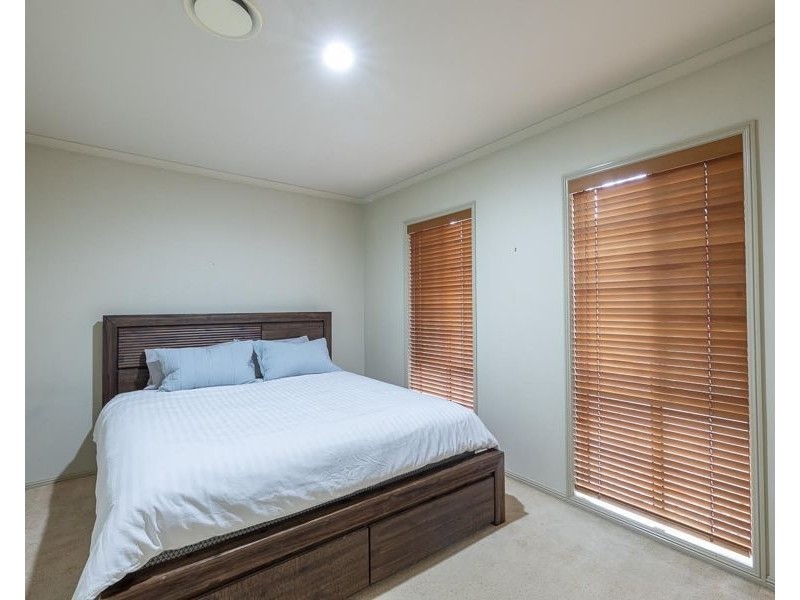 467 Pineridge Road, Runaway Bay QLD 4216