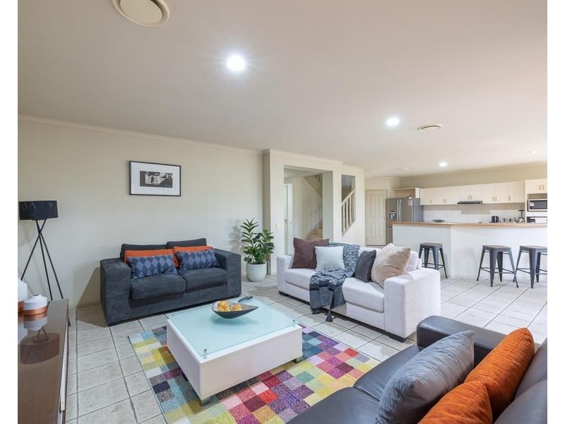 467 Pineridge Road, Runaway Bay QLD 4216