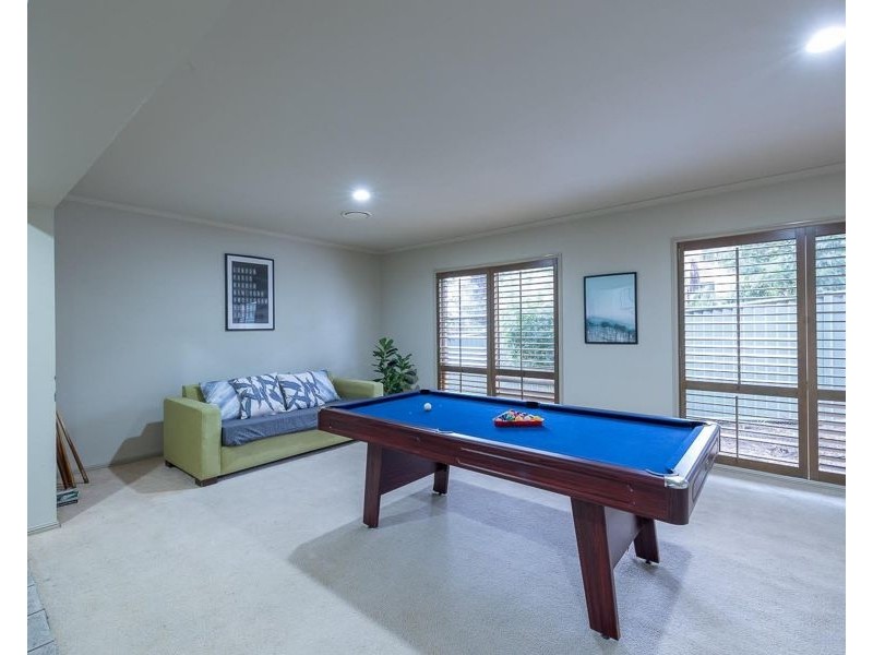 467 Pineridge Road, Runaway Bay QLD 4216