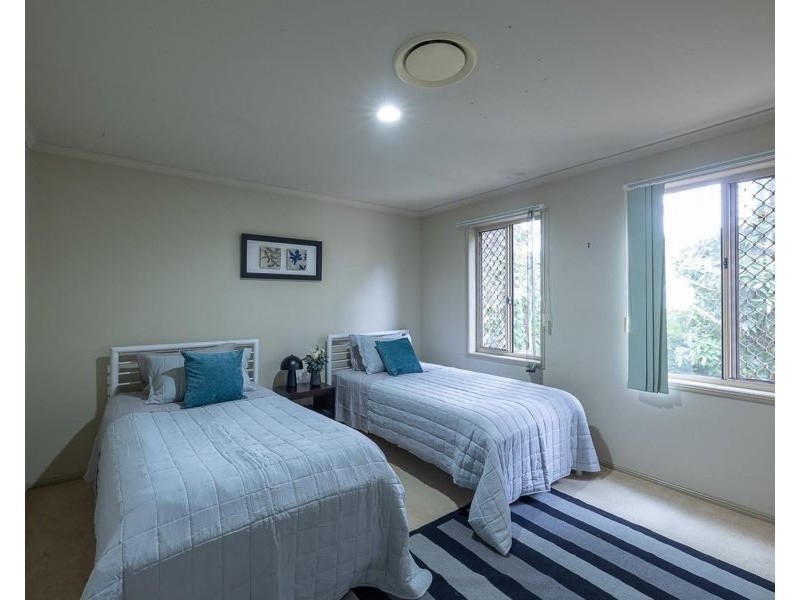 467 Pineridge Road, Runaway Bay QLD 4216