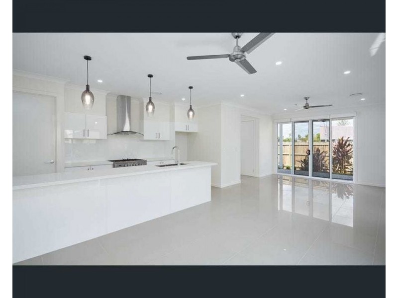 27 VIA ROMA, Surfers Paradise QLD 4217