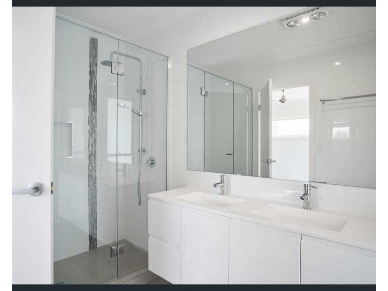 27 VIA ROMA, Surfers Paradise QLD 4217