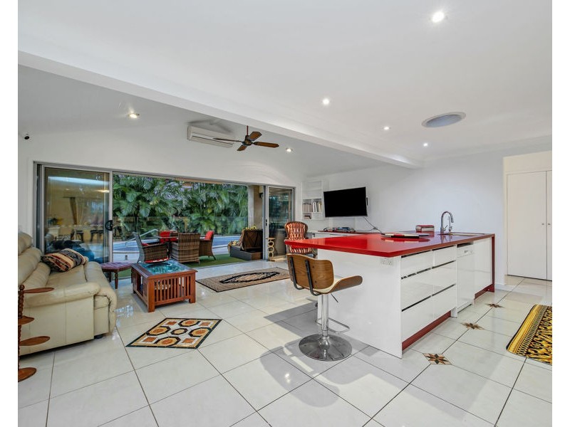 5 Tern Drive, Burleigh Waters QLD 4220