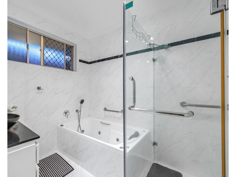 5 Tern Drive, Burleigh Waters QLD 4220