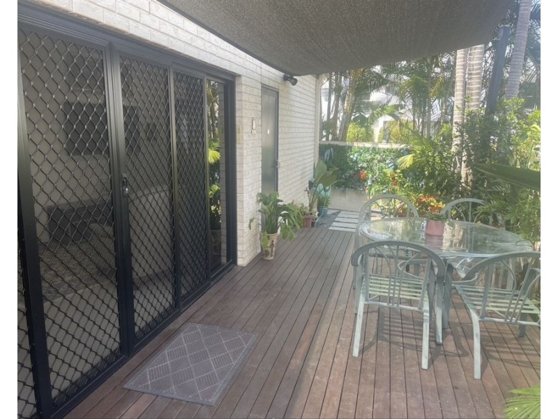 32 Azzurra Drive, Varsity Lakes QLD 4227