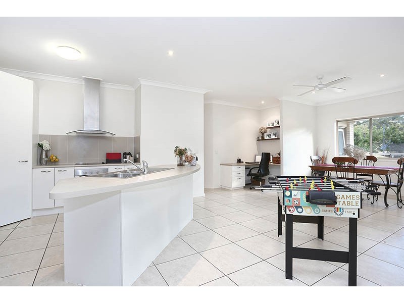 32 Beerburrum Street, Landsborough QLD 4550
