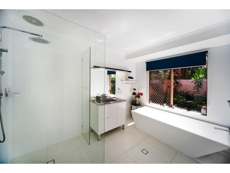 1 Discovery Drive, Little Mountain QLD 4551