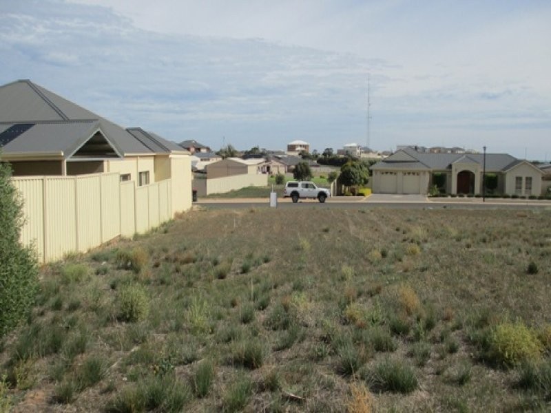 8 Sanders Street, Moonta Bay SA 5558