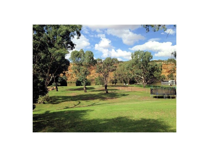 2 Murray Street (off Rob Loxton Road), Walker Flat SA 5238