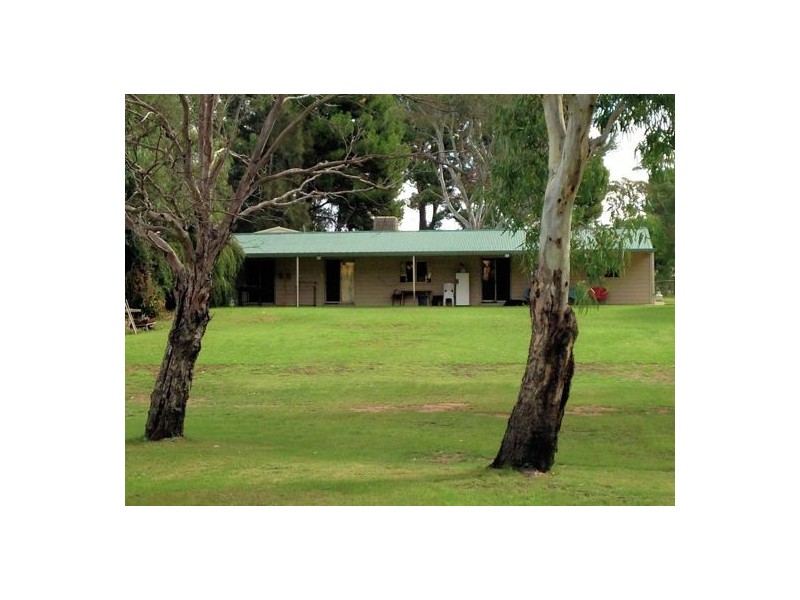 2 Murray Street (off Rob Loxton Road), Walker Flat SA 5238