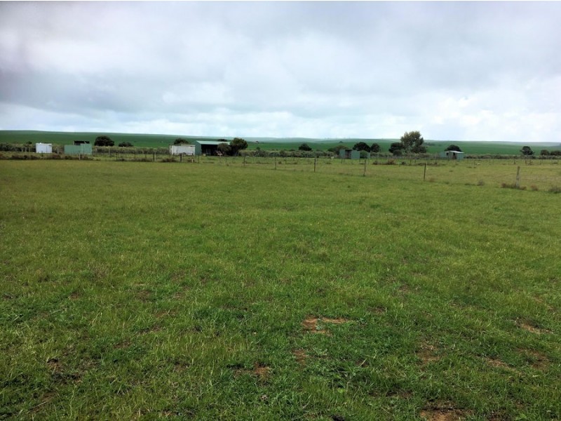 Section 16 Yorke Highway, Port Clinton SA 5570