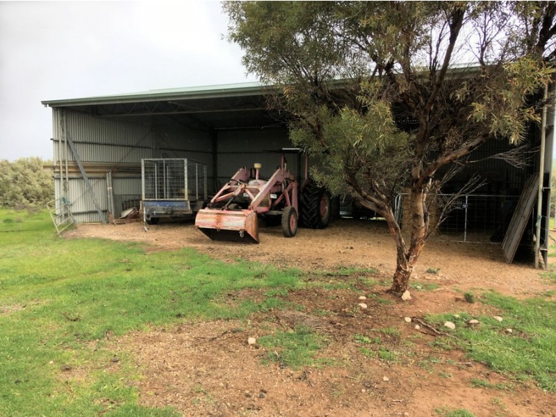 Section 16 Yorke Highway, Port Clinton SA 5570