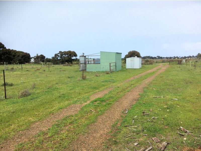 Section 16 Yorke Highway, Port Clinton SA 5570