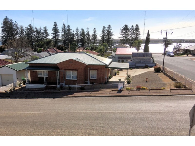 19 Harvey Street, Port Broughton SA 5522