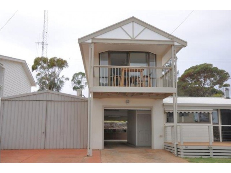 16 Kerley Street, Port Broughton SA 5522