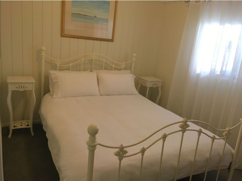 16 Kerley Street, Port Broughton SA 5522