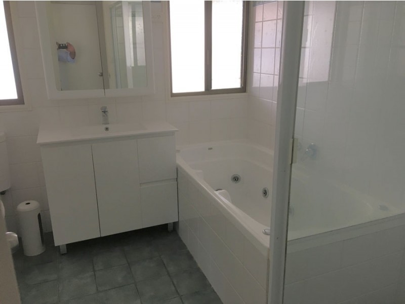 16 Kerley Street, Port Broughton SA 5522