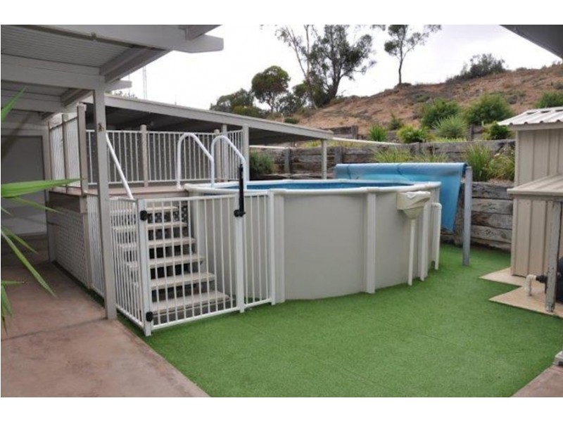 16 Kerley Street, Port Broughton SA 5522